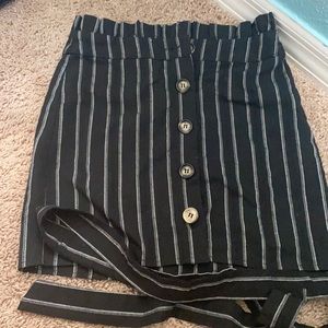 Black skirt with buttons H&M great condition